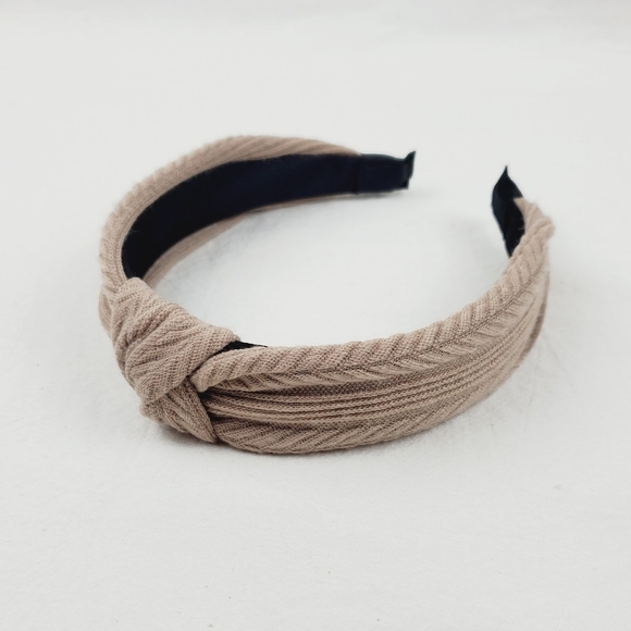 Non-Slip soft fabric knotted headband - Picture 1 of 8